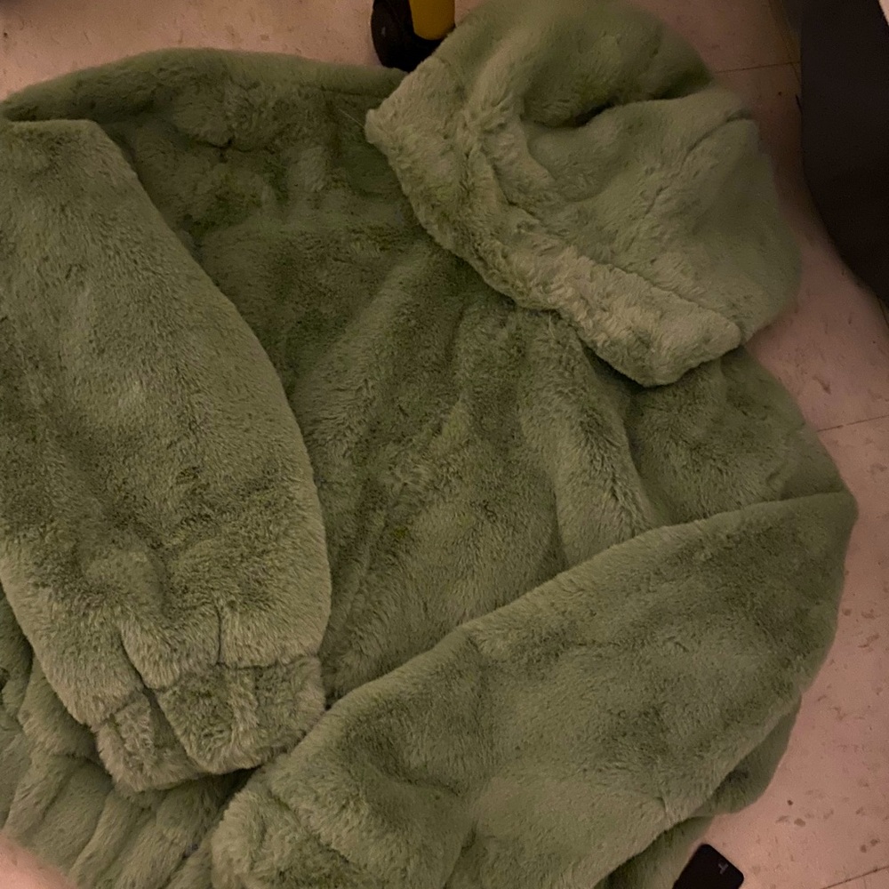 cutw green jacket